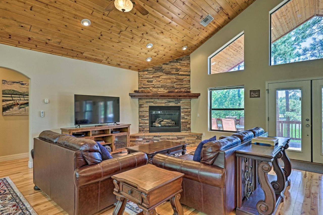 Serene Lakeside Cabin With Decks And Edler Lake Views! باينتوب ليكسايد المظهر الخارجي الصورة
