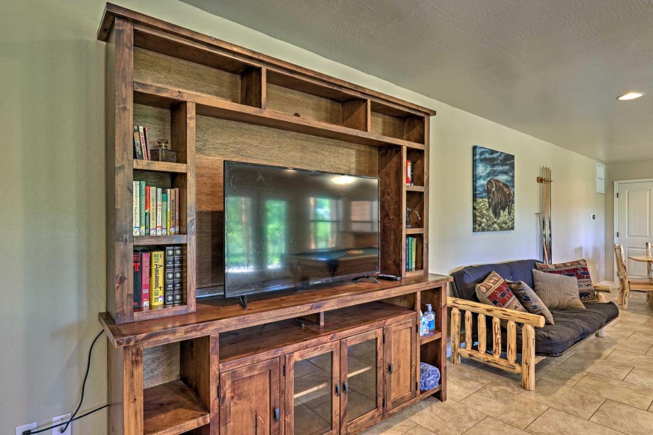 Serene Lakeside Cabin With Decks And Edler Lake Views! باينتوب ليكسايد المظهر الخارجي الصورة